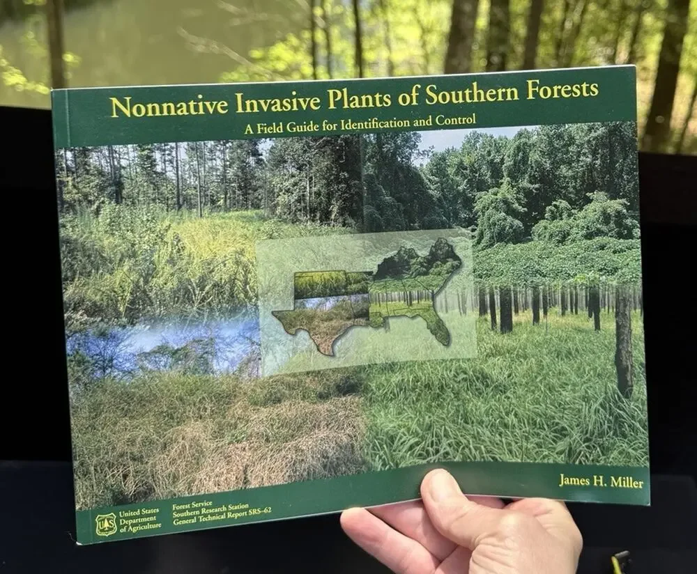 James H. Miller : Nonnative Invasive Plants Of Southern Forests 2003 EUC